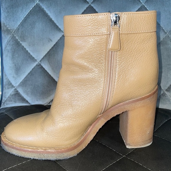 Beautiful Chanel boots! Short, beige, silver C’s - Picture 10 of 15